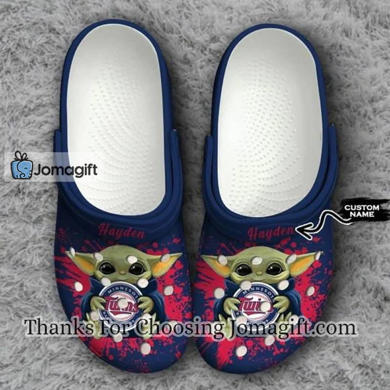 Custom-name-Minnesota-Twins-Baby-Yoda-Crocs-Gift-1
