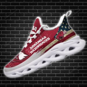 [Hot Sale] Ncaa Arkansas Razorbacks American Flag Max Soul Shoes