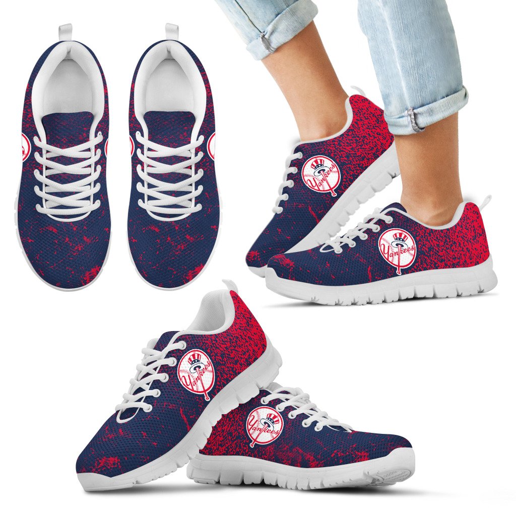 Light-Tiny-Pixel-Smashing-Pieces-New-York-Yankees-Sneakers-1