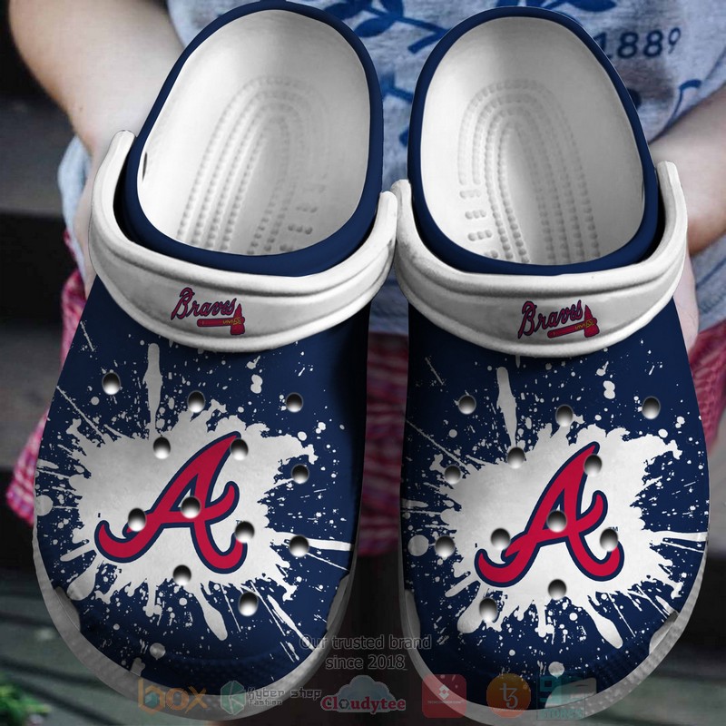 Mlb Atlanta Braves White-Navy Crocband Crocs Clog Shoes Mlb Atlanta Braves White-Navy Crocband Crocs Clog Shoes