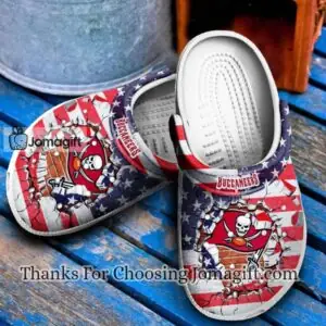 [New] Tampa Bay Buccaneers American Flag Crocs Gift