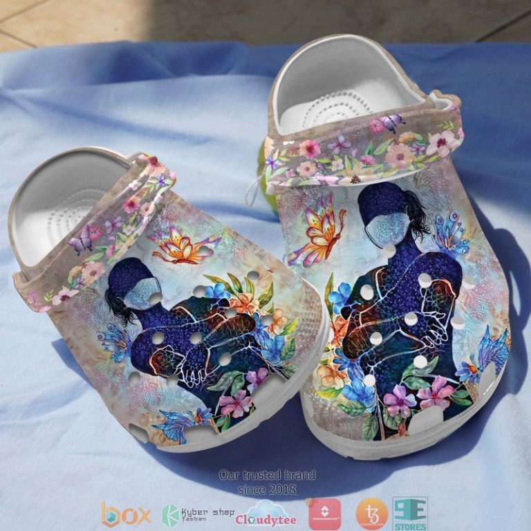 Nurse-Crocband-Shoes-1