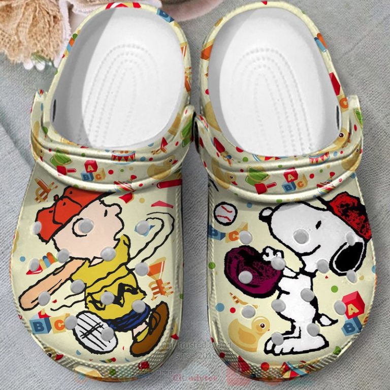 Snoopy-Crocband-Crocs-Clog-Shoes-2