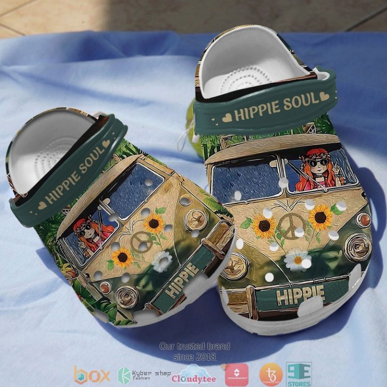 Some-Girls-Are-Just-Born-With-Hippie-Soul-Crocband-Shoes-1