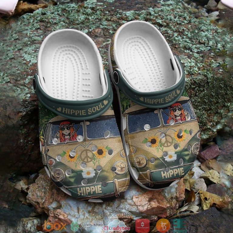 Some-Girls-Are-Just-Born-With-Hippie-Soul-Crocband-Shoes-2