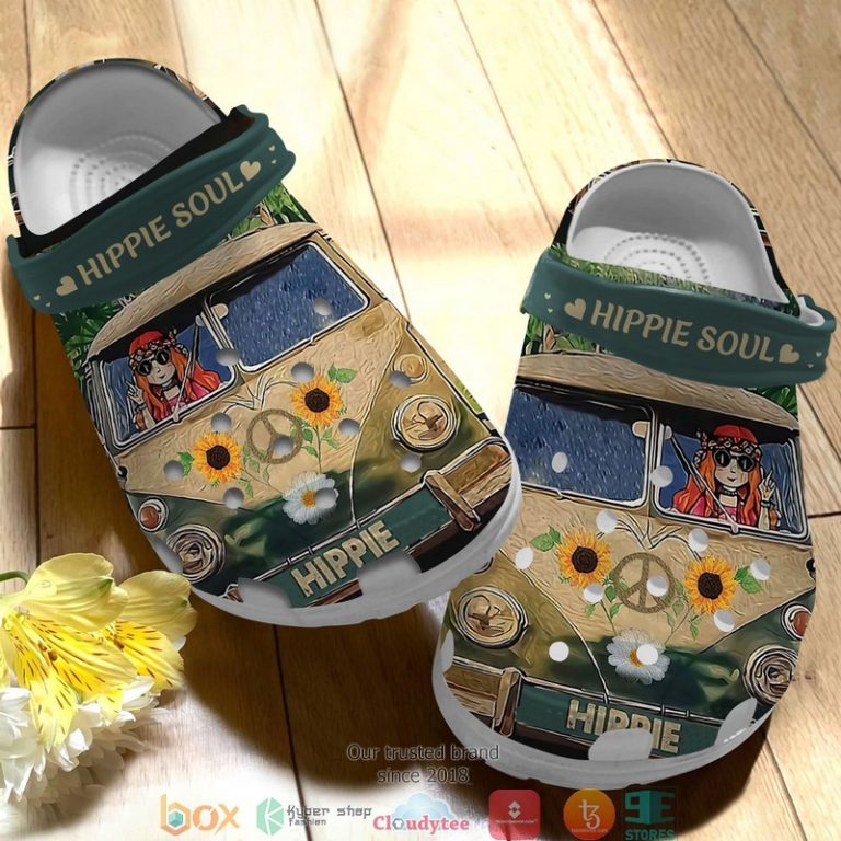 Some-Girls-Are-Just-Born-With-Hippie-Soul-Crocband-Shoes-3
