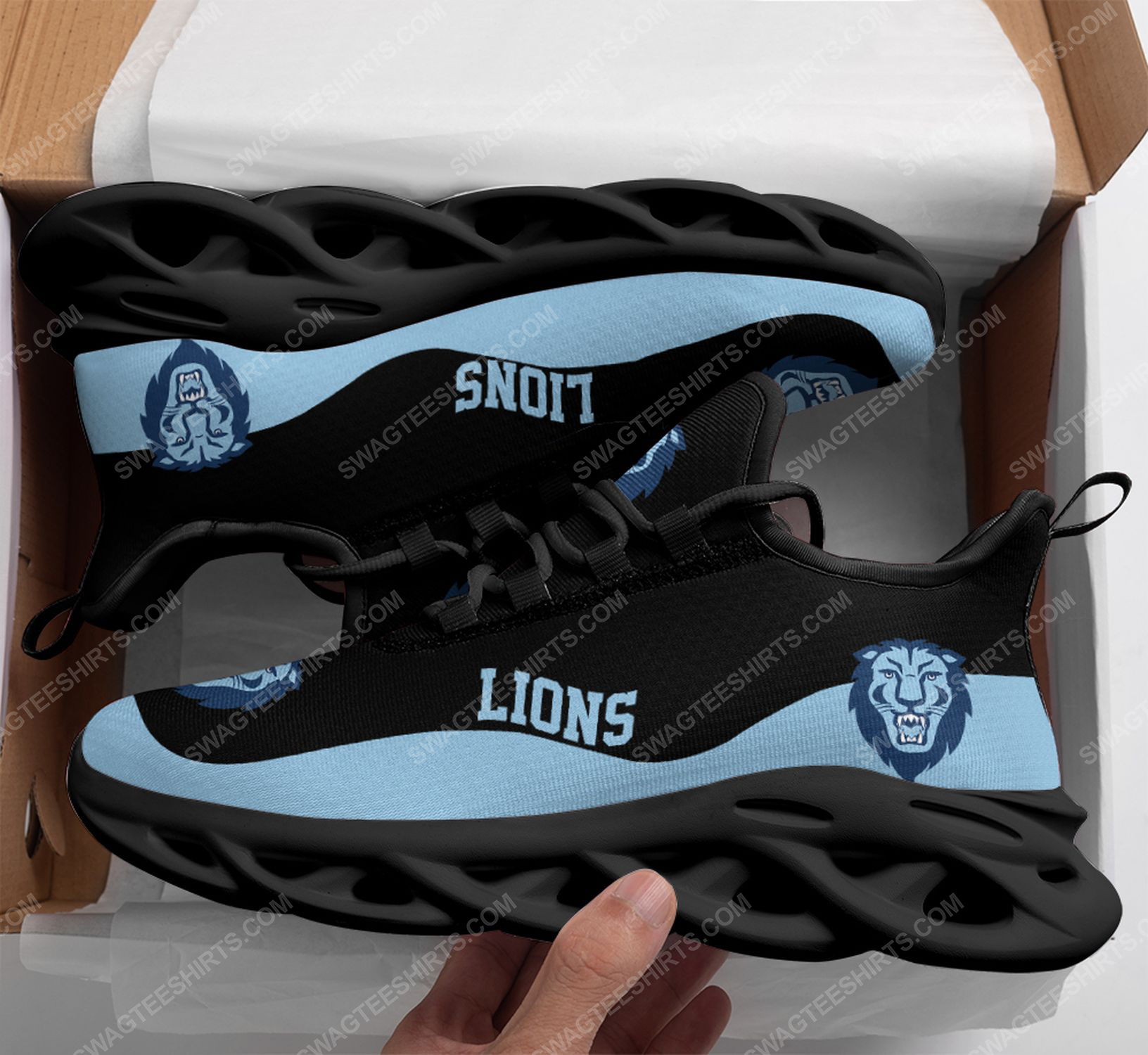 The-Columbia-Lions-Football-Team-Max-Soul-Shoes-2